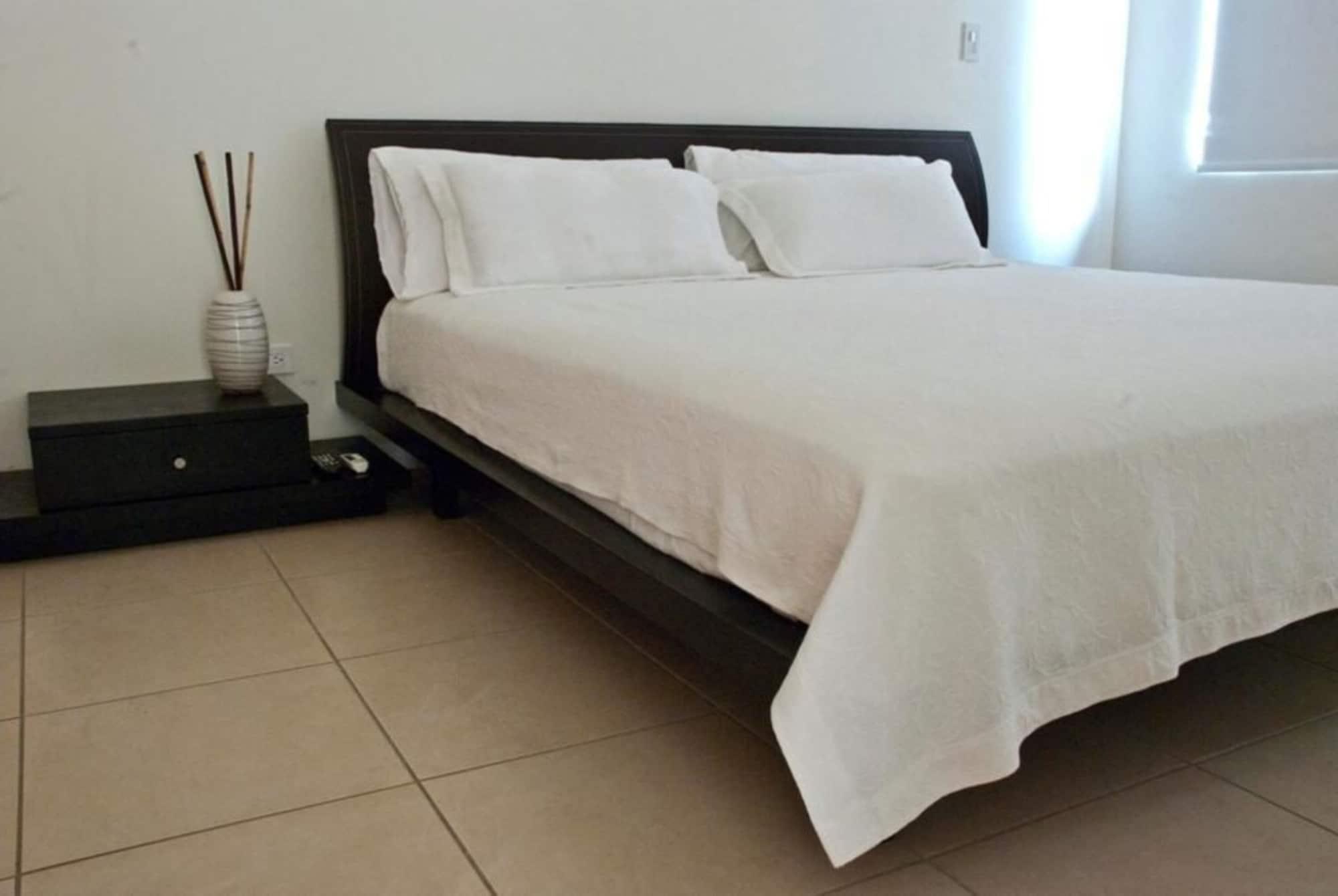 Hotel Punta Leona Jaco Ruang foto